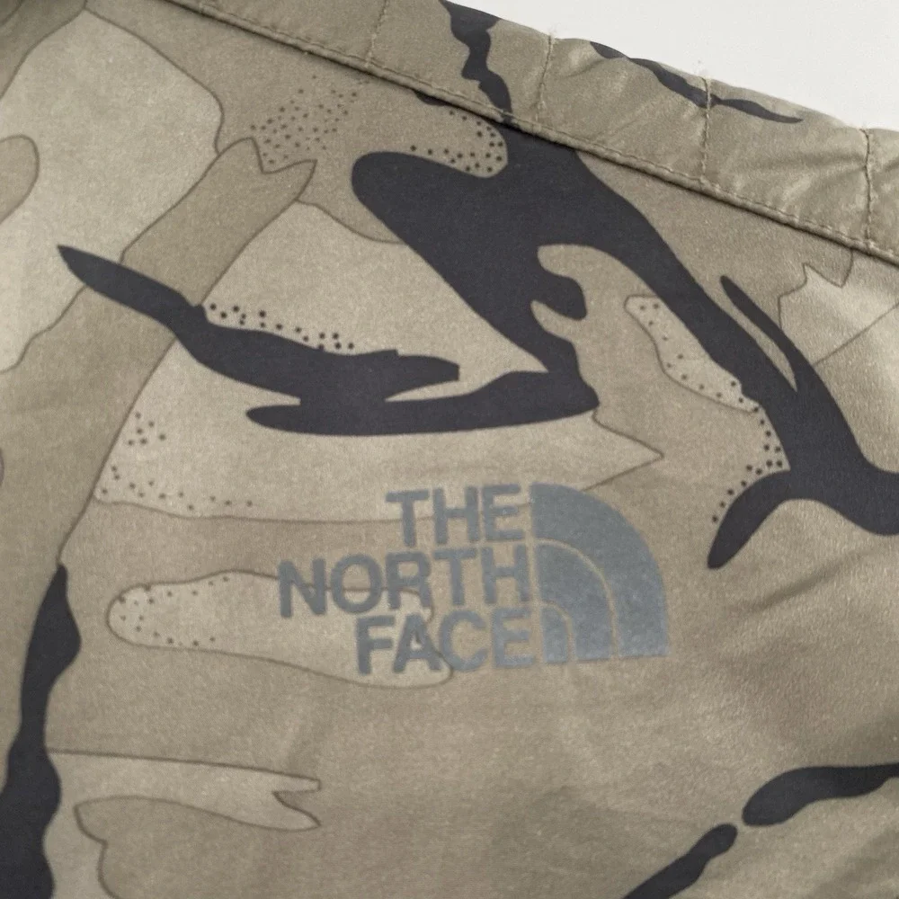 The‎ North Face Bomber Jacket Mens M Olive Camo Bird Print Full Zip NF0A33RP